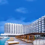 Hotel Bahia By Qhotels 4*