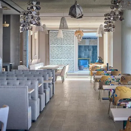 Hotel Bahia By Qhotels 4*