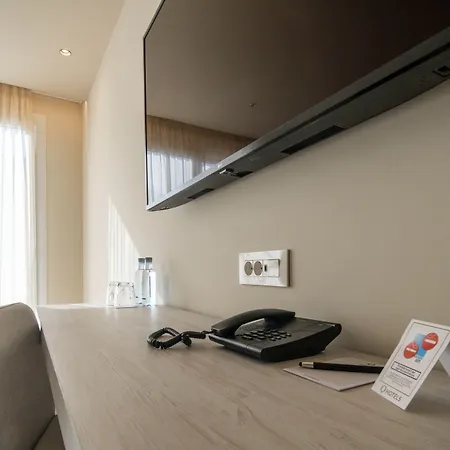 Hotel Bahia By Qhotels 4*